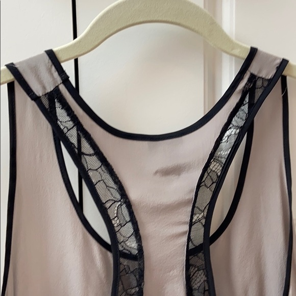 Lace back silk tank top - Picture 2 of 10